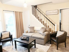 Stylish & Spacious 2 Bedroom, 2 Bath Loft in Blue